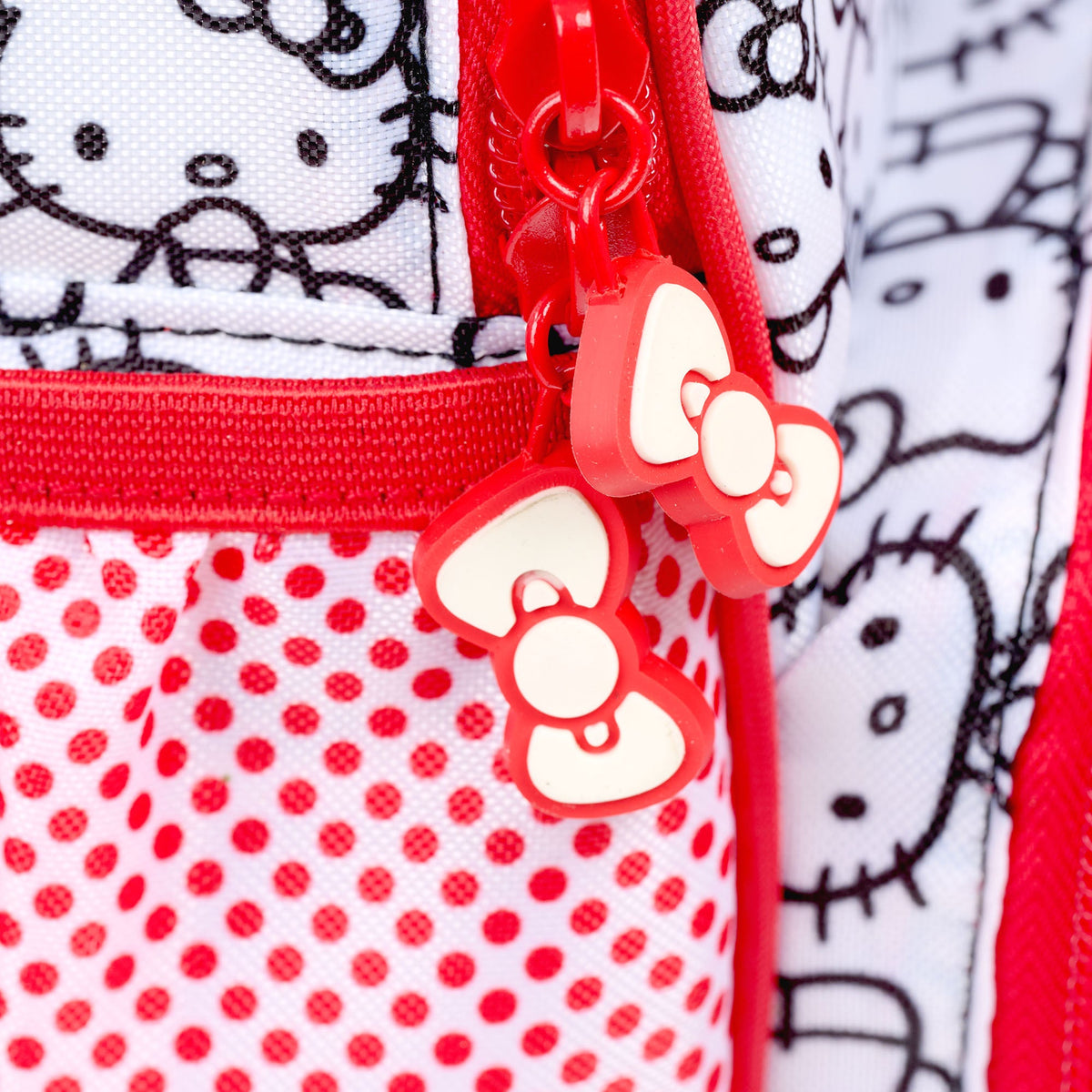 hello-kitty-classic-backpack-cooler-y1 00027925-Z.jpg