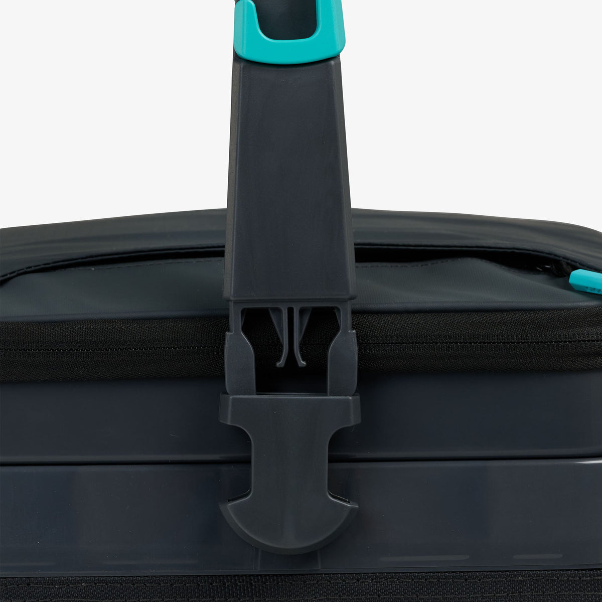 rival-18-can-hybrid-cooler-o5 00064361-HK1.jpg