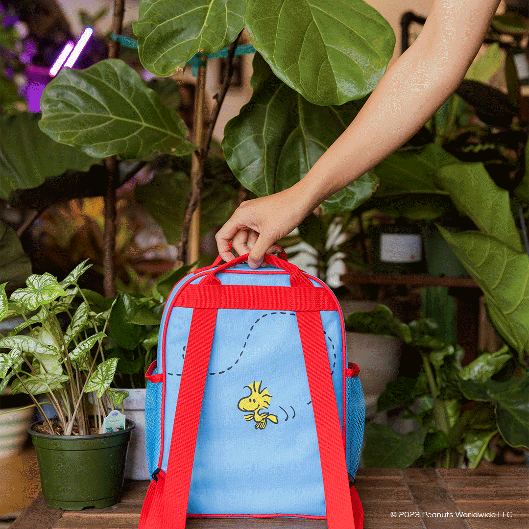 snoopy-mini-convertible-backpack-cooler-y3 Peanuts_Part_2_NATIVE_PDP_Backpack.gif
